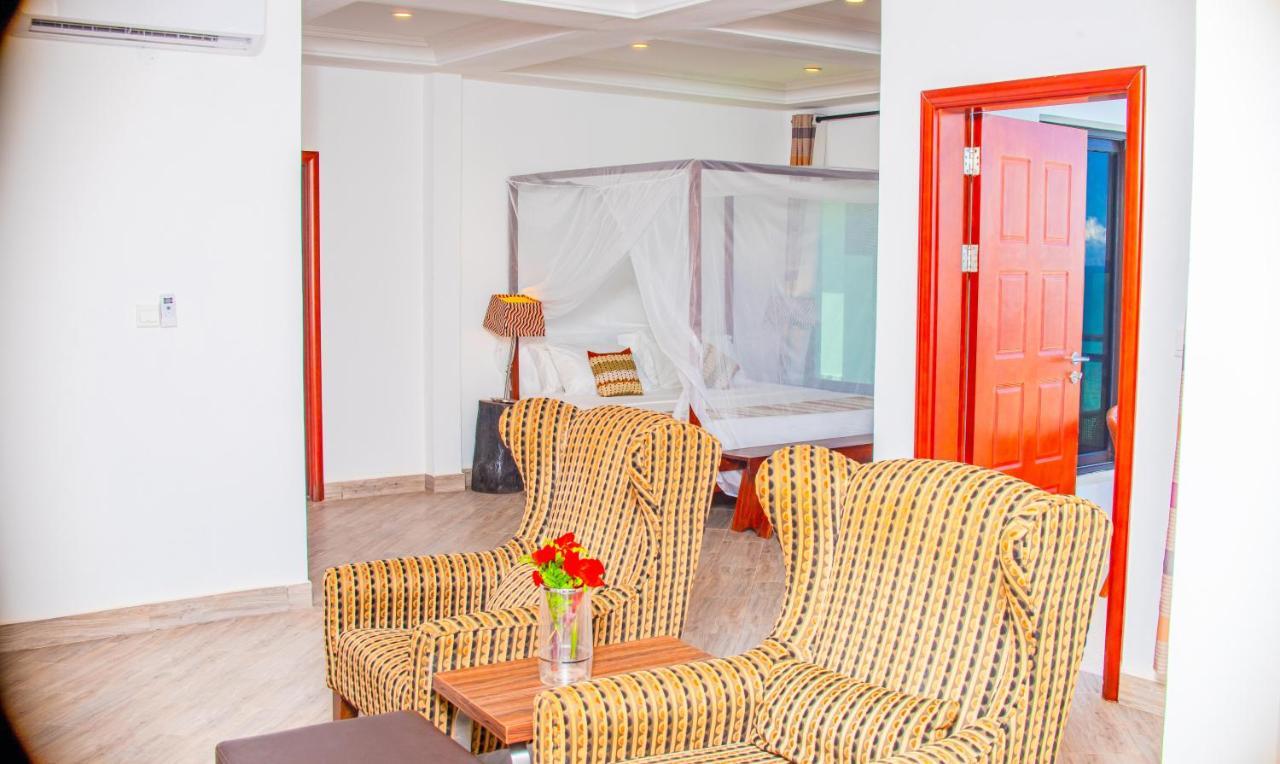 Majula Boutique Hotel Serrekunda Eksteriør bilde