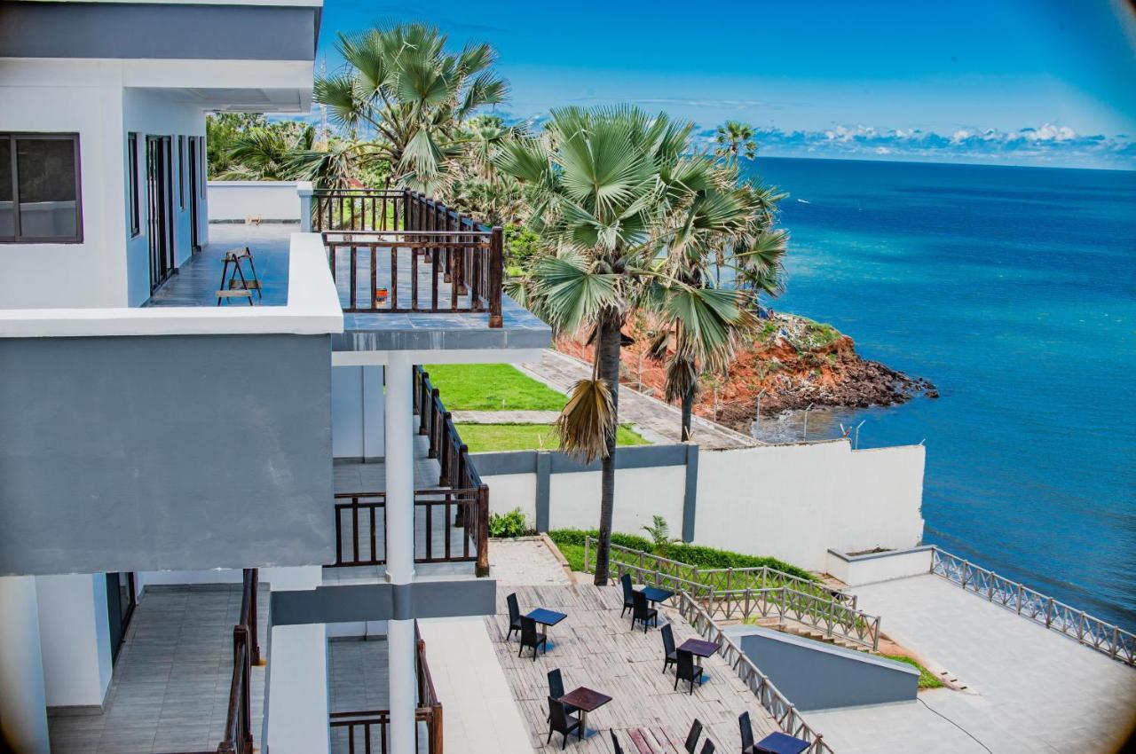 Majula Boutique Hotel Serrekunda Eksteriør bilde