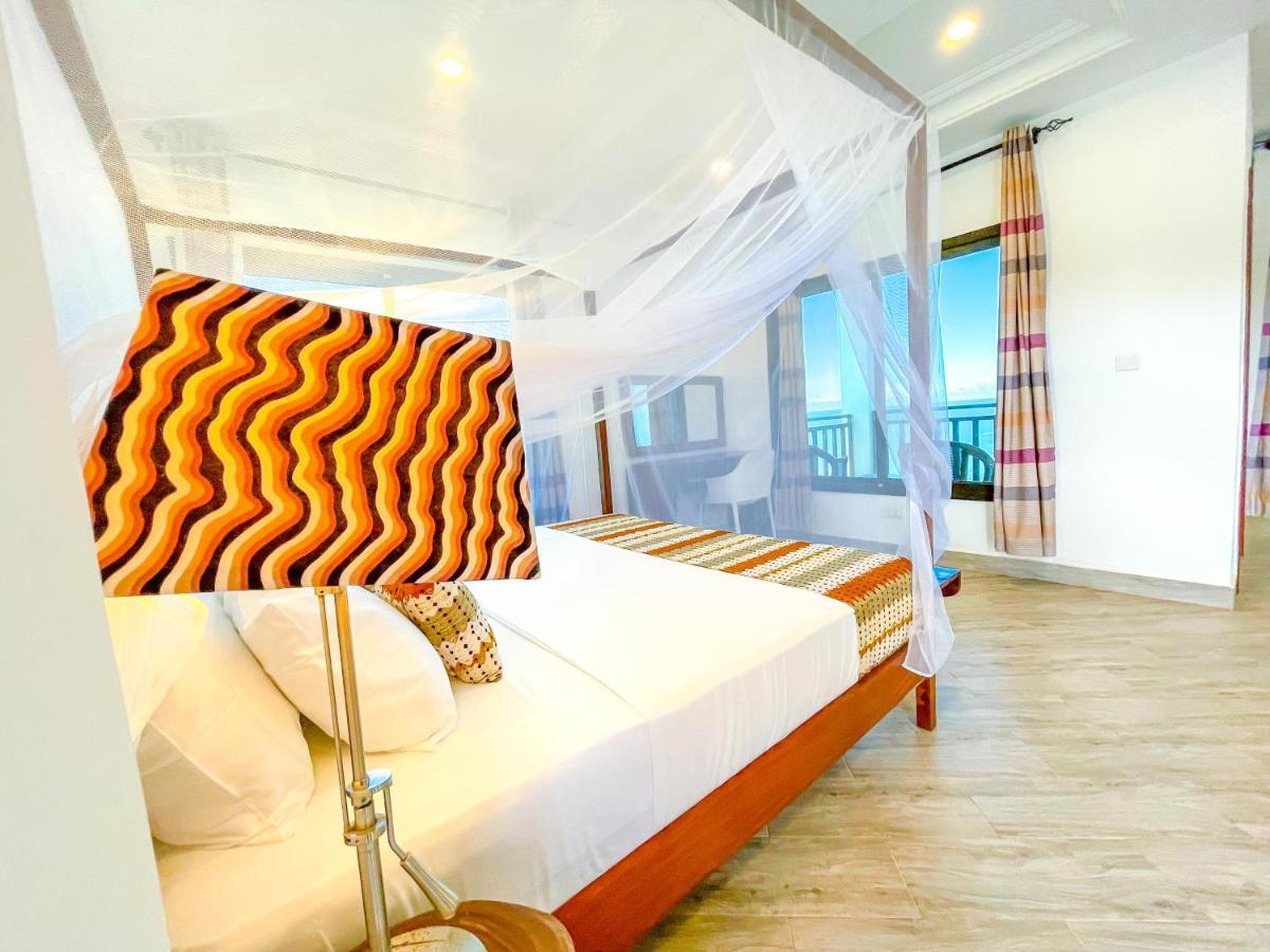 Majula Boutique Hotel Serrekunda Eksteriør bilde